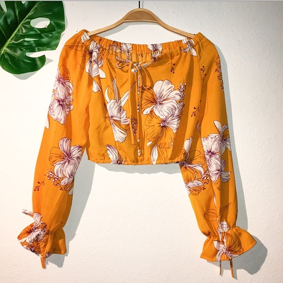 Tops - Off the shoulder tropical floral print crop blouse